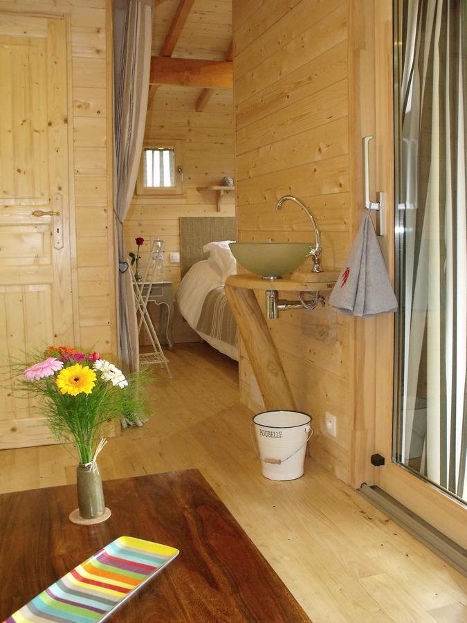 La Cabane Du Vieux Chene Susmiou 外观 照片